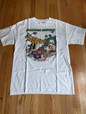 VINTAGE DISNEY TYPHOON LAGOON  Glitter T SHIRT SIZE Large ADULT SIZE